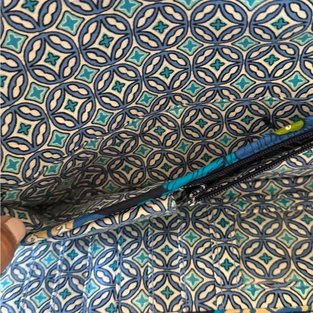 Vera Bradley Retired Mod Floral Blue Small tri-fold Wallet - Picture 6 of 11